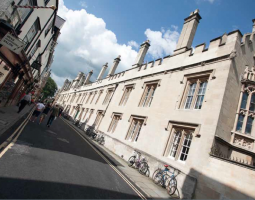 UIC Oxford International Language School