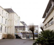 Lycée Sainte Marie Public School