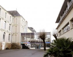 Lycée Sainte Marie Public School