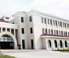 Les Roches Jin Jiang China Hotel Management College