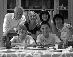 Teaching in a Teacher's Family in England Living Learning English