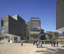 Universidad Adolfo Ibáñez (UAI)