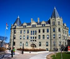 University of Winnipeg (UofW)