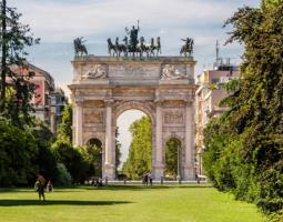 St. Louis School, Milan