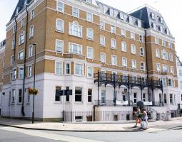 Embassy English language school in Portsmouth