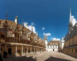 INSEEC School of Management in Beaune