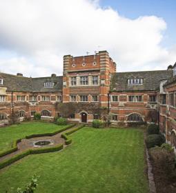 10% discount for winter courses in Bell St.Albans School for international students