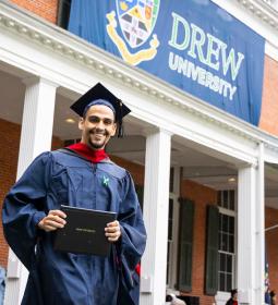 Discounts for studying in INTO Drew University in New York for foreign students