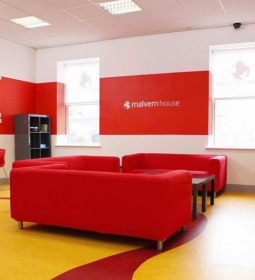 Malvern House Dublin Language School offers a 25% discount for foreign students