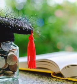 Scholarships for successful students in Kings Colleges