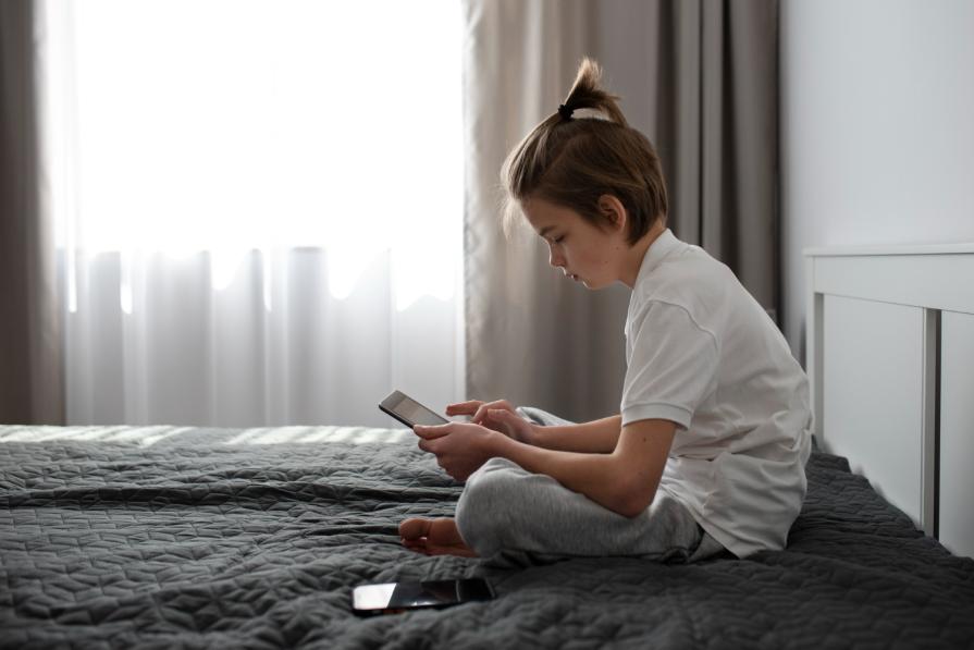 How to save children from smartphones and overcome digital addiction