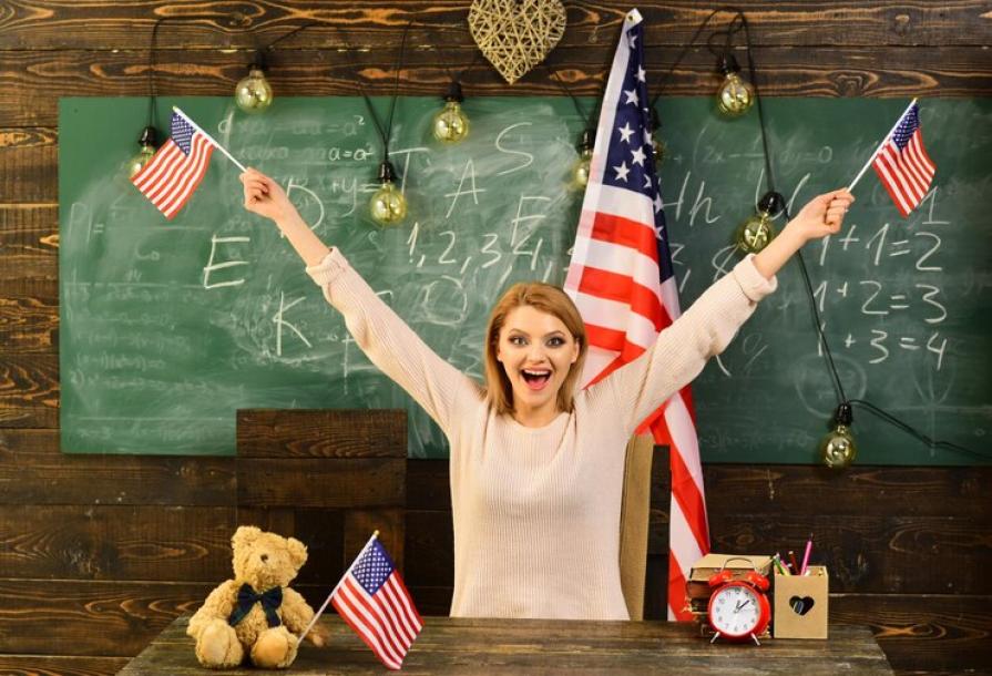Free weeks of study and stay in FLS International Language School in America