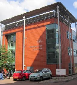 Studying at Ballerbys College in Greenwich - A SET IS GOING!