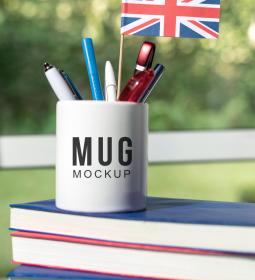 How will the English language develop in the XXI century?