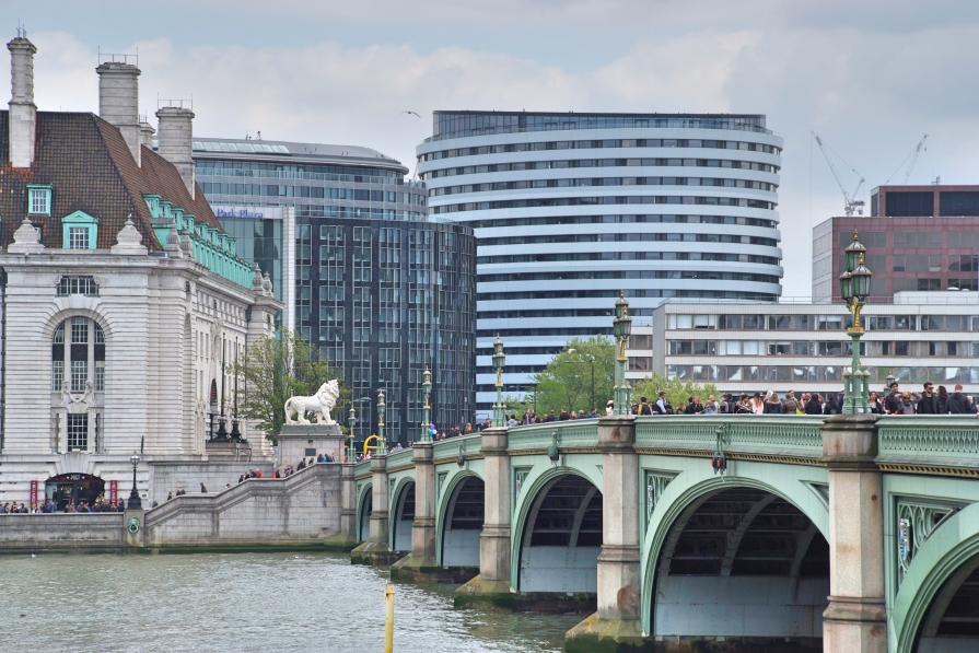 Scholarships from Abbey DLD College London!