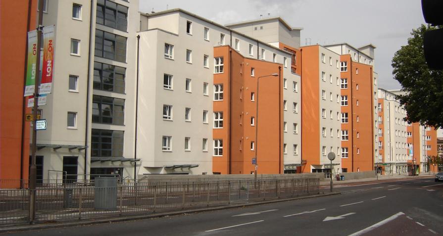 Studying at Ballerbys College in Greenwich - A SET IS GOING!