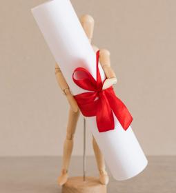 The World's Main Award for Teachers: Why and To Whom Is It Awarded?