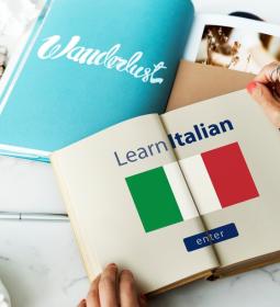 How did the Italian language appear, if the ancient Romans spoke Latin