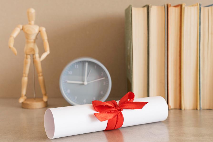 The World's Main Award for Teachers: Why and To Whom Is It Awarded?