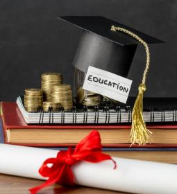 A competition for scholarships for undergraduate and preparatory courses is open