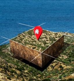 Top 5 of the strangest places where people live