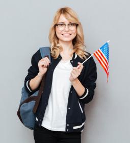 How is life organized in an American campus?