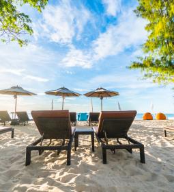 The best destinations for autumn holidays: from excursions to the beach