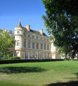 TOP 2 best private schools in Paris 2022 Ranking