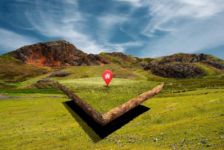 Top 5 of the strangest places where people live