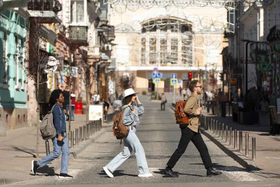 TOP months to visit expensive cities and countries and save money