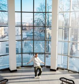 Why do the Dutch not use curtains?