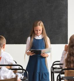 FAQ: How many semesters are in the UK school year?