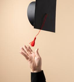 FAQ: How much does Master's degree in USA cost?