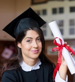 Bachelor's degree in the UAE: tuition fees for undergraduate studies