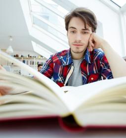 FAQ: What universities are located in Boston?