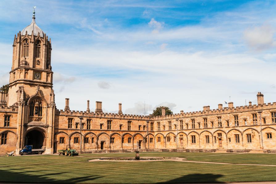 FAQ: How much does Master's degree in Oxford cost?
