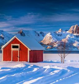 Is it worth going to Iceland in winter?