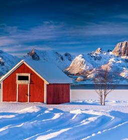 Is it worth going to Iceland in winter?