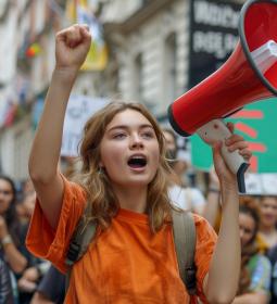 Trump threatens to arrest and deport student protesters