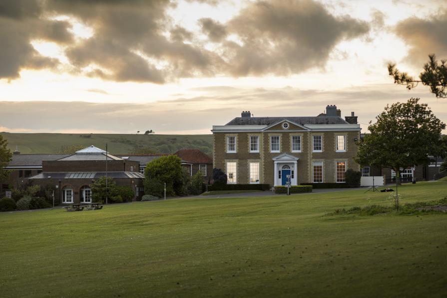 OIC Brighton Scholarship Competition Open – 5% to 50% Chance to Save