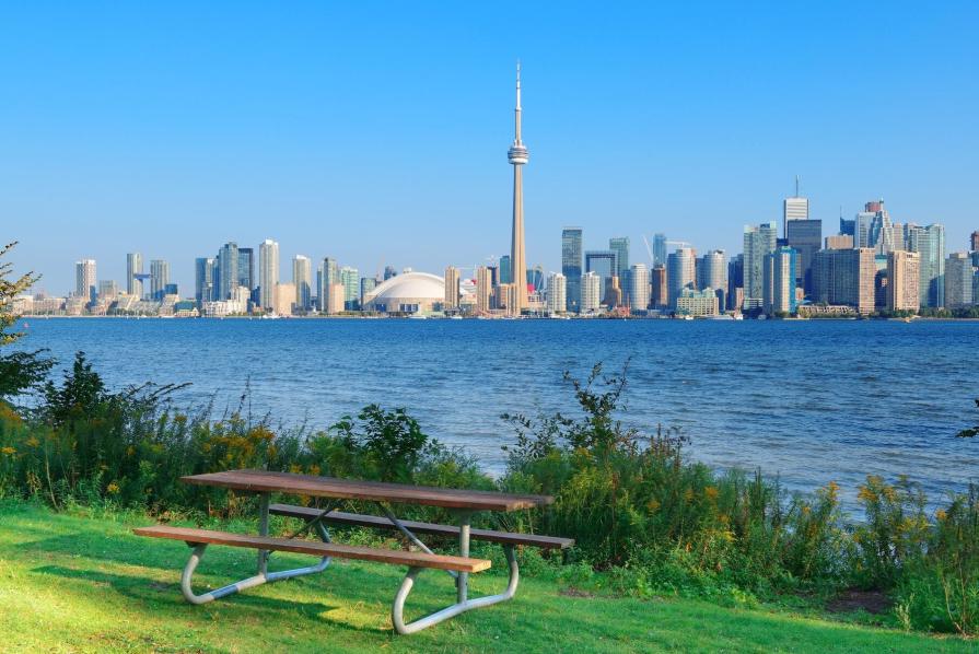 Everything about Toronto: beautiful places, people, food, nature
