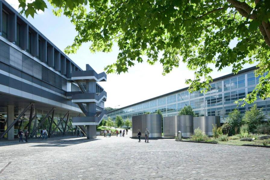 How much does it cost to study at Swiss universities?