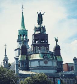 History and attractions of Old Montreal for foreign students