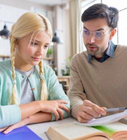Pros and cons of taking courses and studies with a tutor: what to choose?