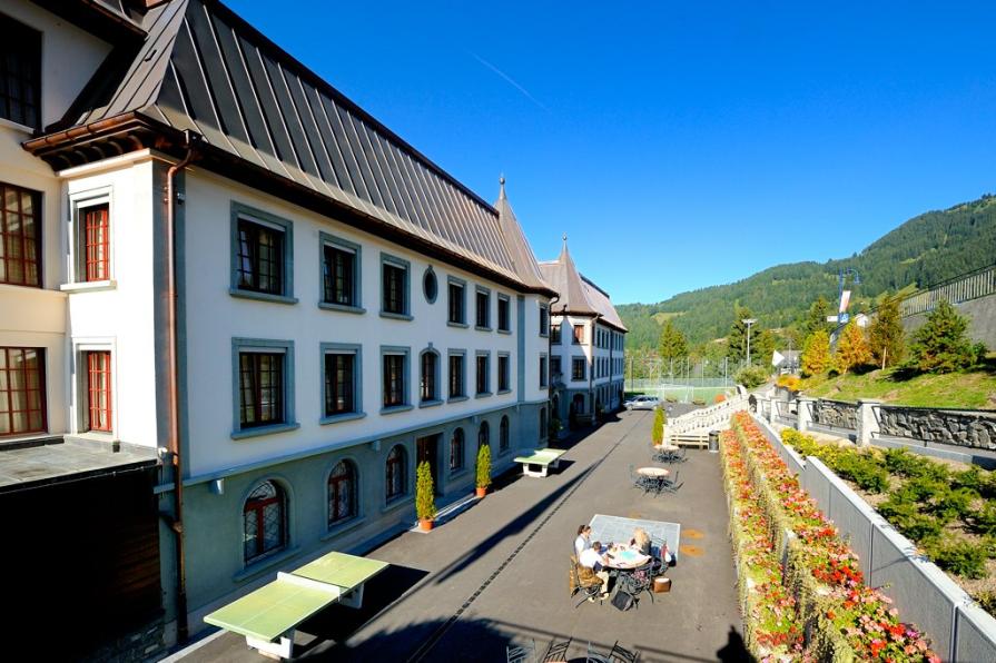 Schools in Switzerland: cost of studying for international students