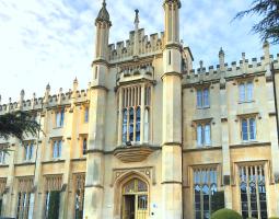 Richmond American University in London