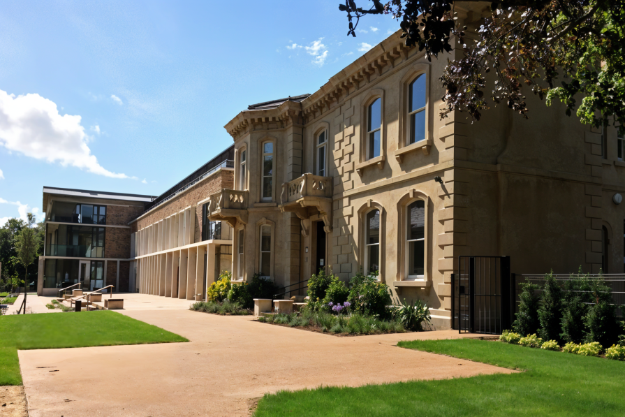 D'Overbroeck's School provides a 100% scholarship to study!