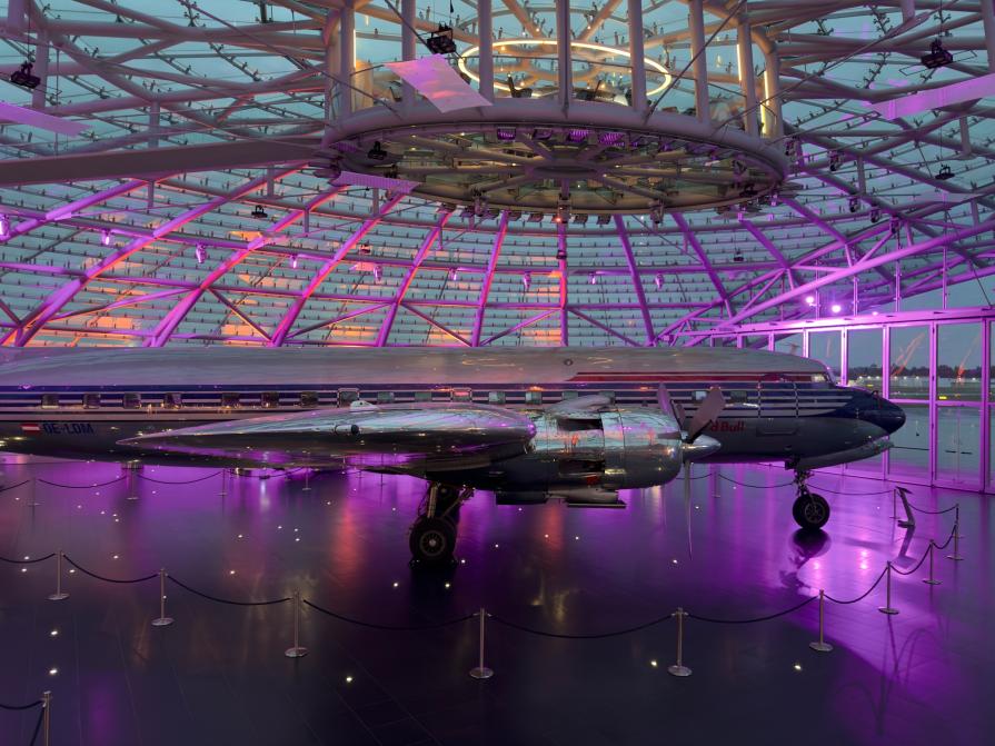 Hangar-7: aircraft Museum