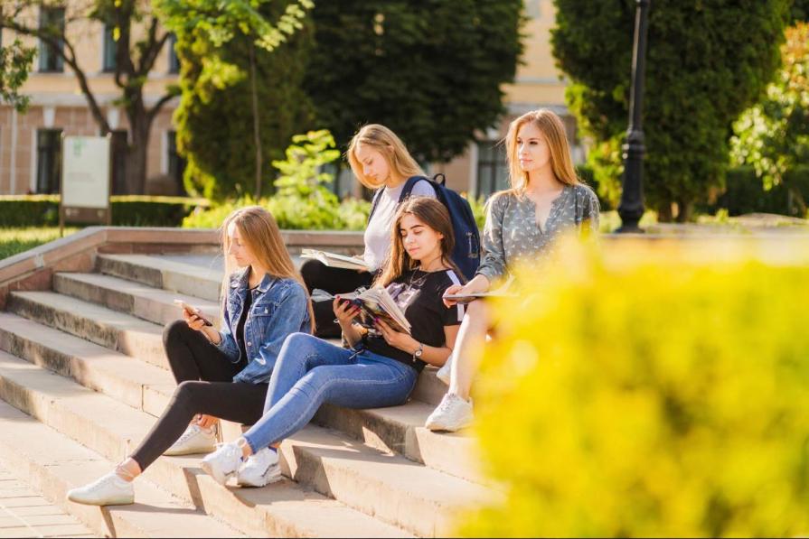 Best secondary schools in Nice for foreign students