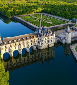 The Château de Chenonceau: a safe home for lovely ladies